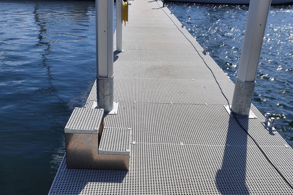 Eurograte GRP Glasfiberriste som bådebro på Horsens Marina
