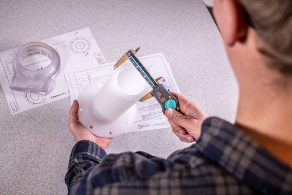 Rådgivning om bearbejdning i plast og plastemner